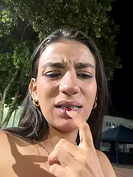 -juicy  online show from November 1, 11:09 pm