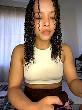 Snapshot of Yasmin777_ chatting on September 25, 8:39 pm Yasmin777 online show from September 25, 8:39 pm