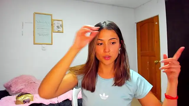 Snapshot of Ana__Pink chatting on October 4, 12:27 am Ana Pink online show from October 4, 12:27 am