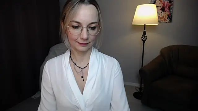 Snapshot of Ava_Elior chatting on October 20, 10:07 am Ava Elior online show from October 20, 10:07 am