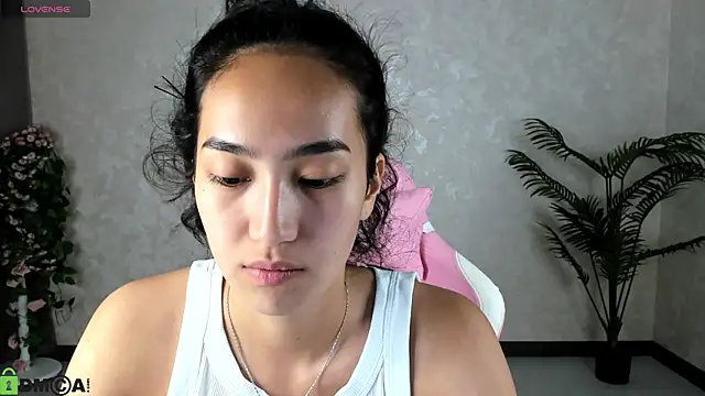 Snapshot of FlirtyAura chatting on September 15, 3:59 am FlirtyAura online show from September 15, 3:59 am