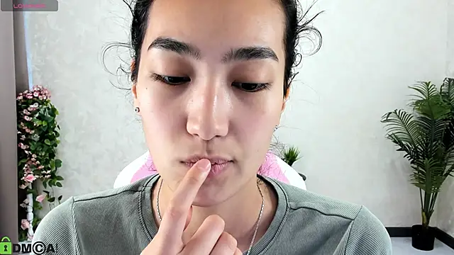 Snapshot of FlirtyAura chatting on October 7, 3:44 am FlirtyAura online show from October 7, 3:44 am