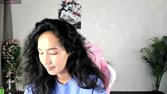 Snapshot of FlirtyAura chatting on September 24, 4:22 am FlirtyAura online show from September 24, 4:22 am