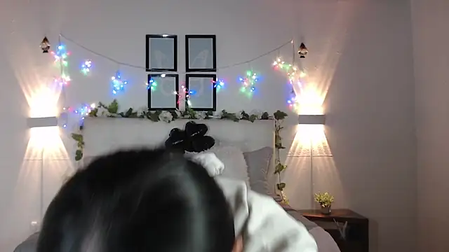 Megan 05  online show from April 11, 7:06 pm