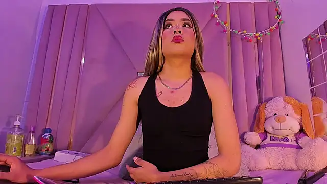 jazmin waked online show from April 13, 4:25 am