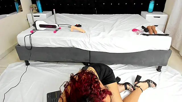 Lisa sweetas online show from October 18, 7:59 pm