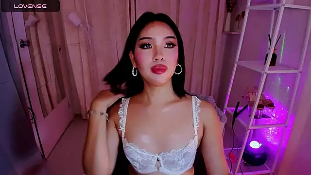 MS LUNA online show from November 25, 8:31 pm