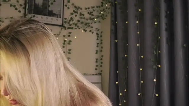 PinkyAura online show from September 21, 1:48 am