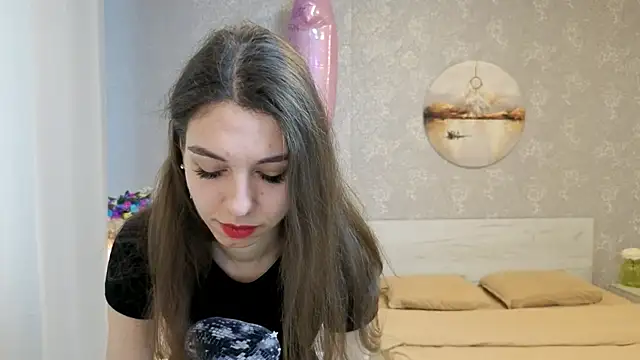 KellyShines online show from June 18, 9:25 am
