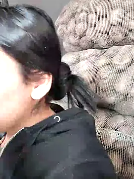 Snapshot of Megara_25 chatting on October 13, 1:14 pm Megara 25 online show from October 13, 1:14 pm
