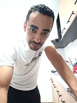 stivenlujan69 online show from February 15, 6:18 pm