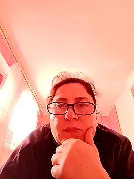 Darlene Eleanor online show from November 5, 9:47 am