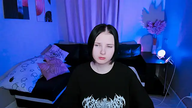 Leila xxBaby online show from December 4, 5:32 am