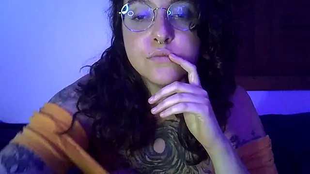 Blue Liz online show from November 23, 9:27 pm