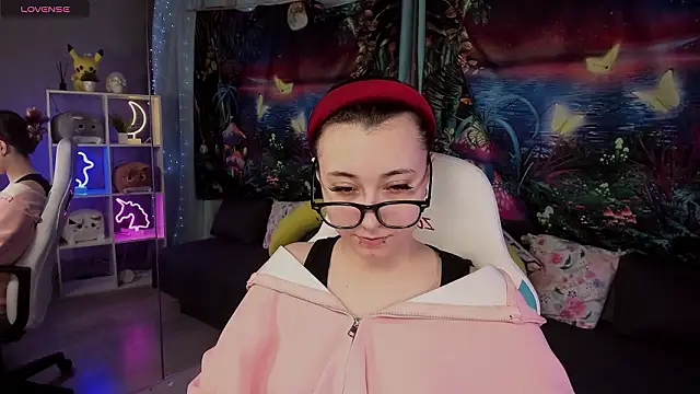 ClaraParks online show from March 4, 7:20 pm