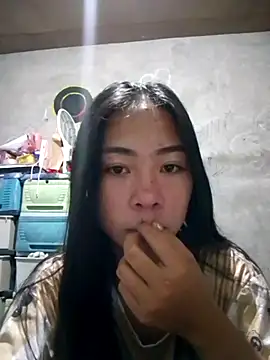 SweetMissPinay18 online show from May 12, 8:15 pm
