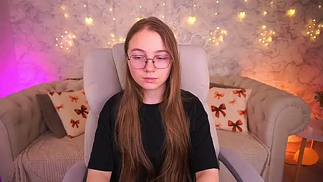 ArrinaWairr online show from March 31, 6:35 am