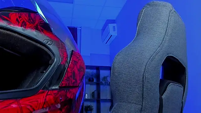 SakuraBliss online show from November 9, 5:42 pm