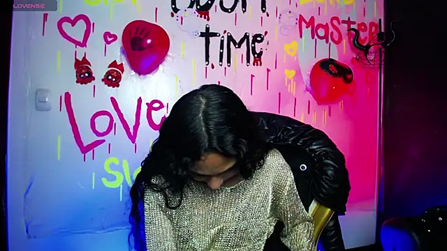 Snapshot of Sweettpleasure chatting on October 18, 2:09 pm Sweettpleasure online show from October 18, 2:09 pm