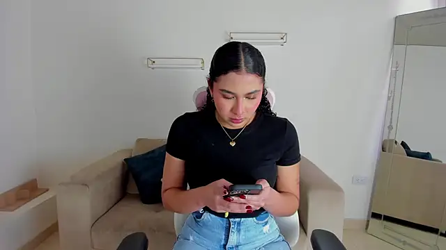 Snapshot of april_smiith chatting on September 26, 12:36 pm april smiith online show from September 26, 12:36 pm