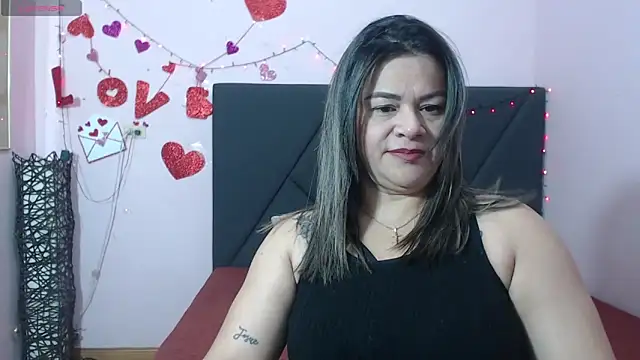 pamela echeverria online show from April 21, 11:17 am