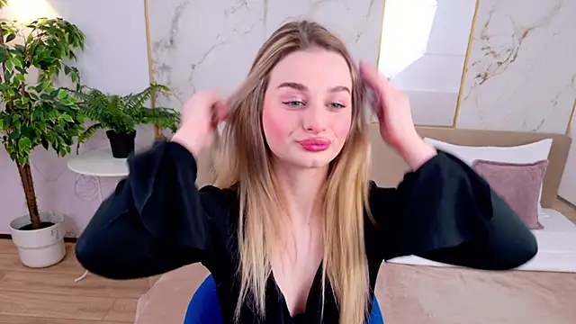 SweetyLicky online show from March 25, 4:32 pm