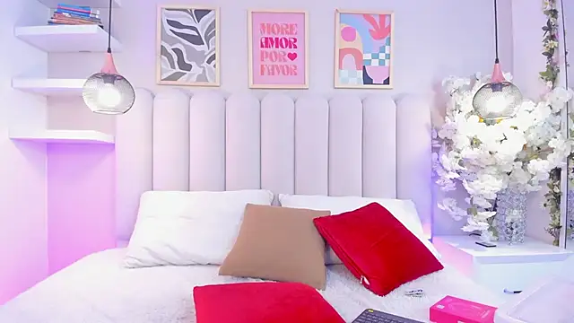 Viollet xoxo online show from March 17, 8:13 pm