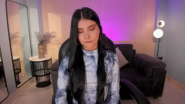 MiaLaurence online show from October 25, 7:32 pm