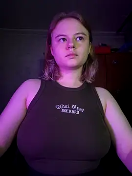 Snapshot of SlipperSherry chatting on October 9, 4:44 pm SlipperSherry online show from October 9, 4:44 pm