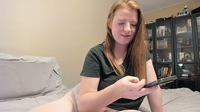 Snapshot of LndsyR90 chatting on October 16, 2:14 am LndsyR90 online show from October 16, 2:14 am