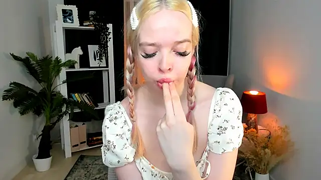 BellaMontgomery online show from March 29, 11:53 am