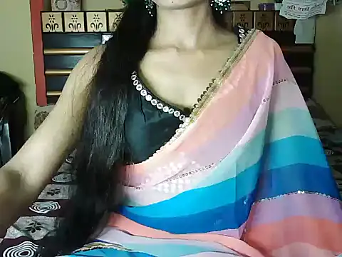 ROSE GOLDE online show from October 1, 3:50 pm