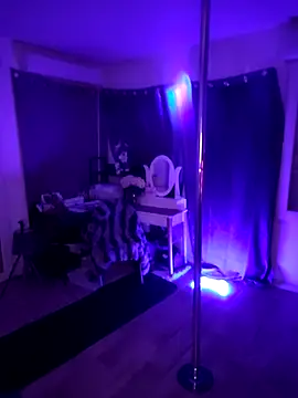 iamlalamilano online show from February 26, 7:24 pm