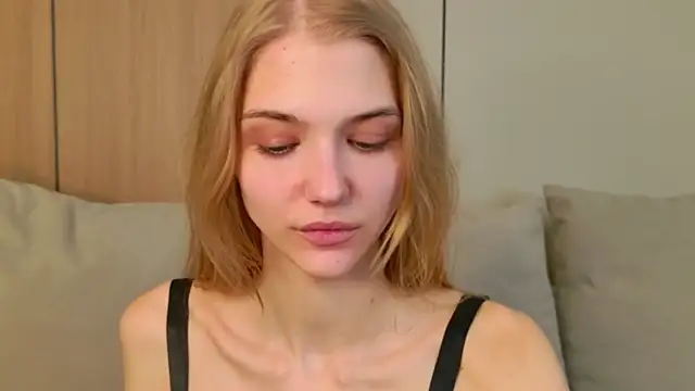 4example Chloe online show from March 18, 4:12 pm