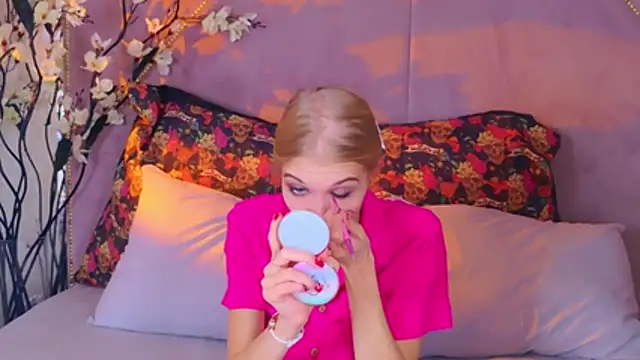 4example Chloe online show from November 7, 11:05 am