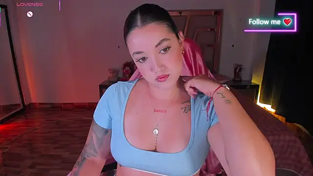 lunaarose online show from January 9, 3:22 am