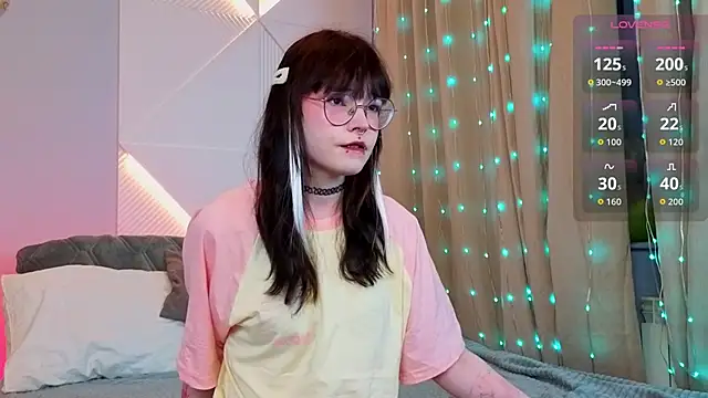 Misa Perfect online show from December 4, 11:45 am