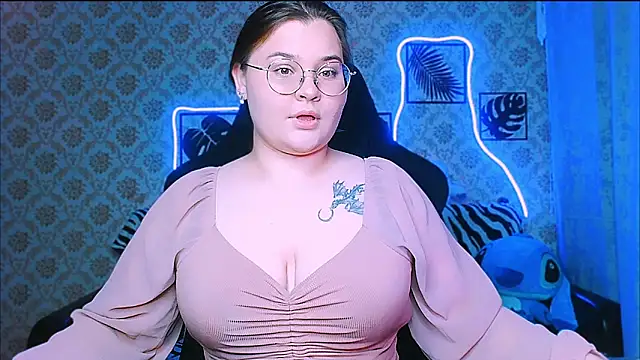 InLoveWithLife26 online show from November 13, 8:08 pm