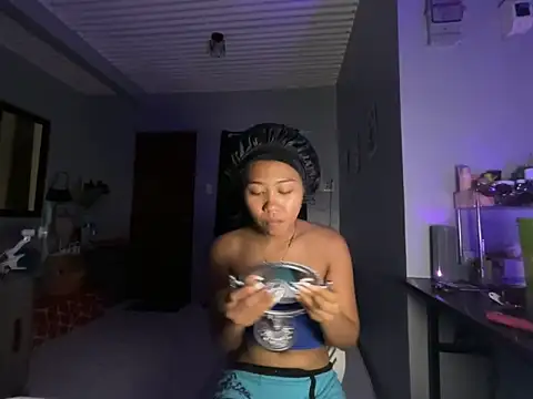 PinayLina18 online show from May 28, 5:38 am