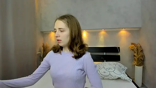 Camilla Kelly online show from October 1, 12:04 am