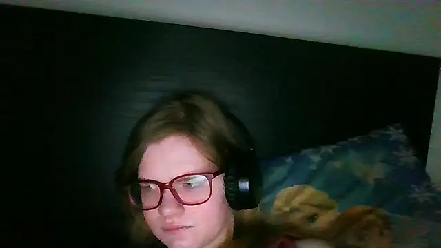 Moonolighta online show from December 4, 12:51 pm