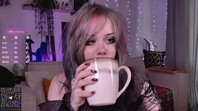 Lollyshy online show from February 10, 11:57 am