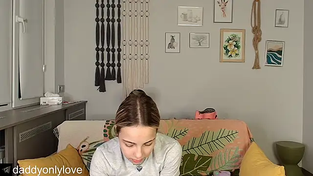 daddyonlyloveme online show from November 9, 9:11 pm