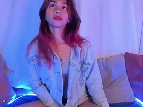 Laurenn 2 online show from November 5, 3:56 am