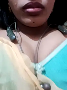 kaviyaponnu0987 online show from October 10, 9:20 pm