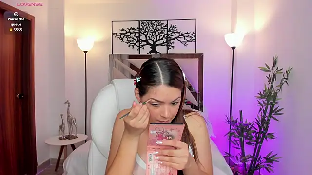 Madelin carter online show from December 19, 4:05 am