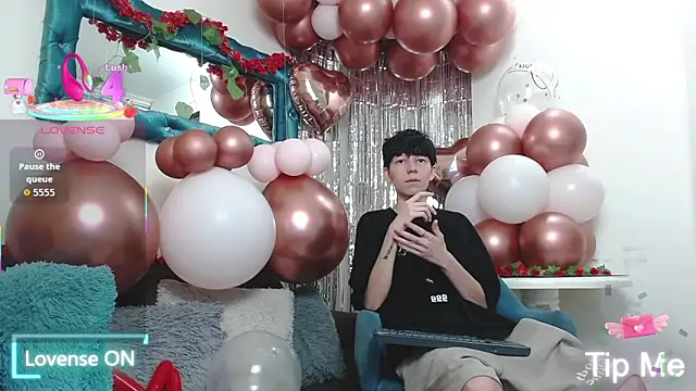 LiamBrown09 online show from February 17, 7:46 pm