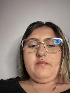 karobaby  online show from December 3, 7:49 pm