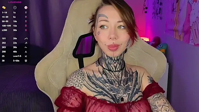 bunnykellyyy online show from April 28, 6:17 am