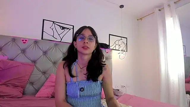 Naughty Couple83 online show from March 9, 3:59 pm